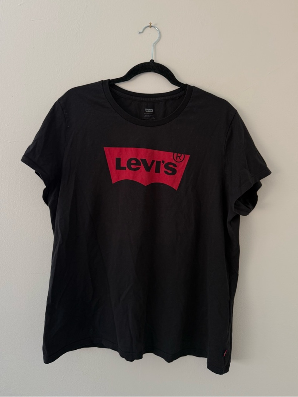 Levi’s Black & Red Logo T Shirt Size XXL